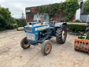 Ford 3000 Tweewielaangedreven landbouwtractor oldtimer