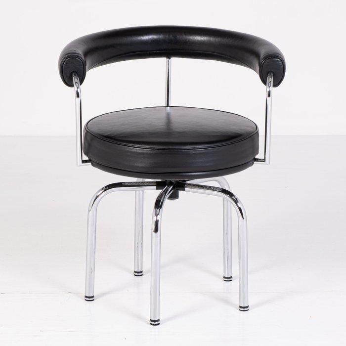 Cassina - Charlotte Perriand, Le Corbusier, Pierre Jeanneret, Antiek en Kunst, Antiek | Meubels | Stoelen en Sofa's