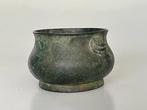 Een Chinese bronzen wierookvat uit de Ming-dynastie -, Antiek en Kunst
