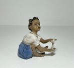 Figurine - Dahl-Jensen Figurine Girl with Pearl Necklace