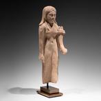 Oud-Egyptisch Geharde kalksteen Beeld van een koningin., Verzamelen