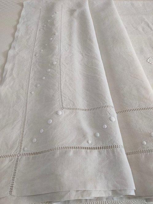 Groot bed met monogram - Laken - 325 cm - 218 cm, Antiek en Kunst, Antiek | Tapijten, Tafelkleden en Textiel