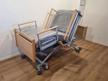 Volker 5380 #34E Elektrisch Hoog LAAG LAAG Thuiszorg-bed beschikbaar voor biedingen