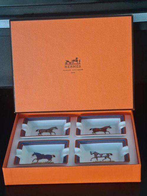 Hermès - Asbak - Porselein - Set paarden samengesteld uit, Antiek en Kunst, Curiosa en Brocante