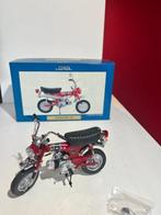 Ebbro 1:10 - Moto miniature - honda - DAX 1969, Hobby & Loisirs créatifs