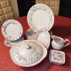 Johnson Brothers - Tafelservies (14) - model Summer Chintz