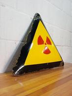 Panneau davertissement de radiation en émail épais rare -