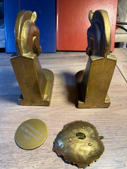 Figuur - Pferdekopf Buchstützen mit Schale und Medaille (4), Antiek en Kunst, Antiek | Speelgoed