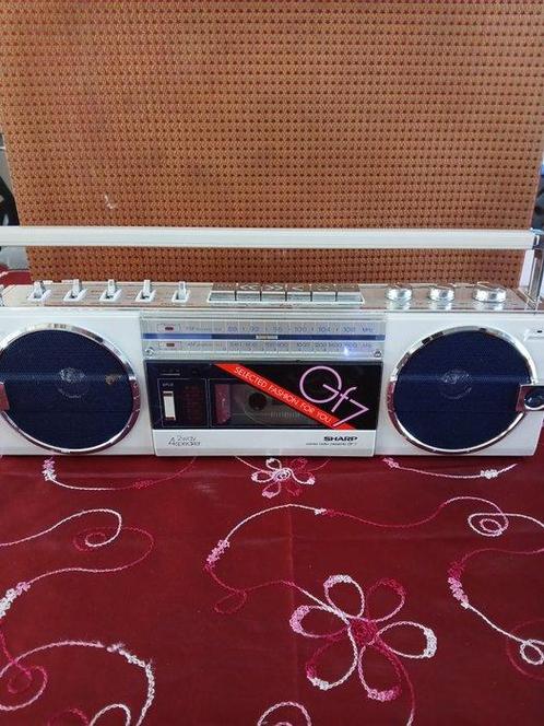 Sharp - GF-7C - Near Mint - Boombox - Portable radio /, Audio, Tv en Foto, Radio's