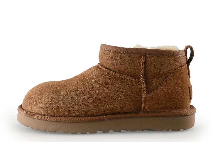 Ugg Boots in maat 38 Beige, Kleding | Dames, Schoenen, Beige, Gedragen, Overige typen, Verzenden