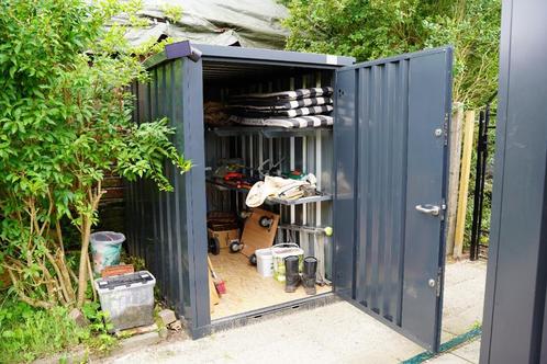 Cabane métallique, Tuin en Terras, Tuinhuizen