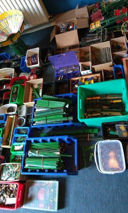 Meccano - Jouet - A Huge Collection Of Meccano Parts And, Antiek en Kunst, Antiek | Speelgoed