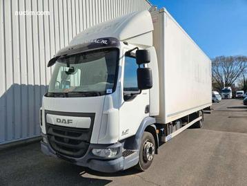 DAF LF 220  FA Bakwagen 2016, Autos