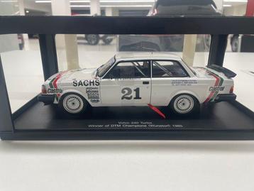 Autoart 1:18 - Voiture miniature - Volvo 240 Turbo