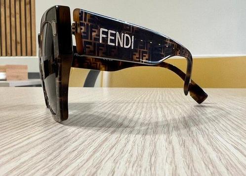 Fendi - Fendi Roma marrone - Lunettes de soleil, Handtassen en Accessoires, Zonnebrillen en Brillen | Dames