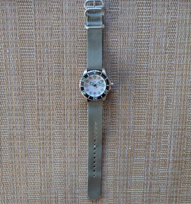 Helm - Komodo - Zonder Minimumprijs - 03AR3 - Heren - 2020+, Handtassen en Accessoires, Horloges | Heren