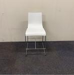 barkruk zithoogte 61 cm, wit - chroom, Huis en Inrichting, Barkrukken, Gebruikt