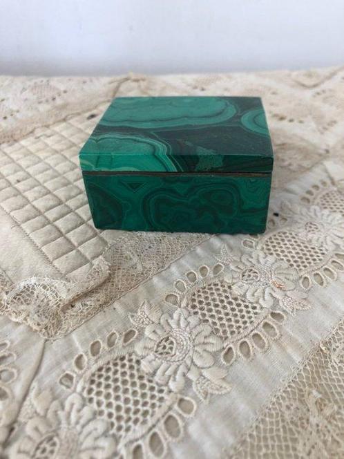 Boîte - Malachite, ,une belle boîte en malachite achetée en, Verzamelen, Dierenverzamelingen