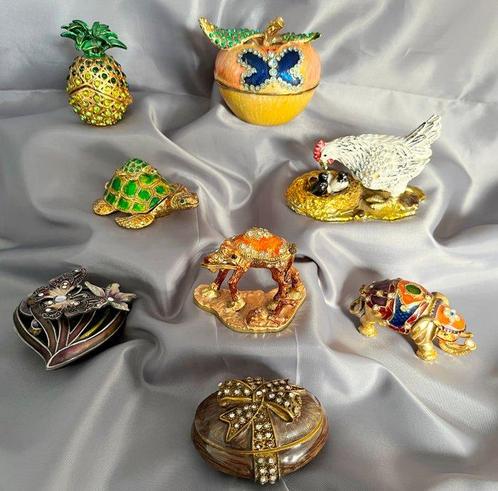 Onbekend - diverse modellen metaal met emaille en strass -, Antiek en Kunst, Antiek | Speelgoed