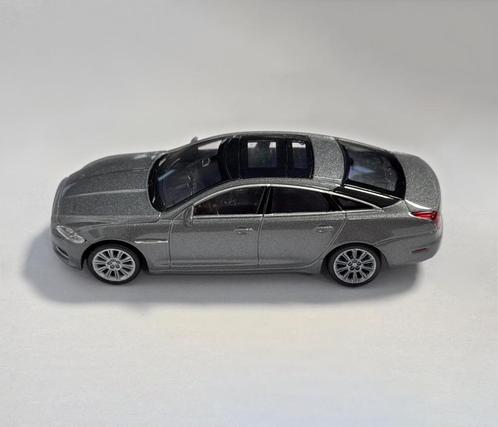 Schaalmodel 2010 Jaguar XJ (schaal 1:43, ongeveer 10x4x3 cm, Doe-het-zelf en Bouw, Gereedschap | Overige machines, Nieuw, Verzenden