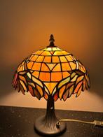 Tiffany, In style of - Tafellamp - Glas-in-lood, Staal