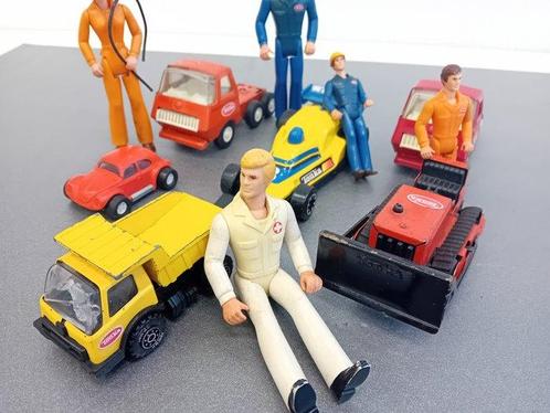 Tonka autos (6) + unieke Tonka actiefiguren (5) -, Antiek en Kunst, Antiek | Overige Antiek