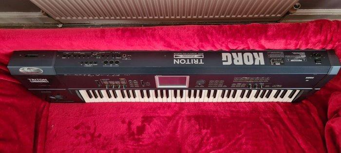 Korg - Korg Triton Extreme 76 Key Music Workstation - -, Muziek en Instrumenten, Blaasinstrumenten | Blokfluiten