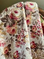 Exclusieve stof met romantische bloemendruk voor