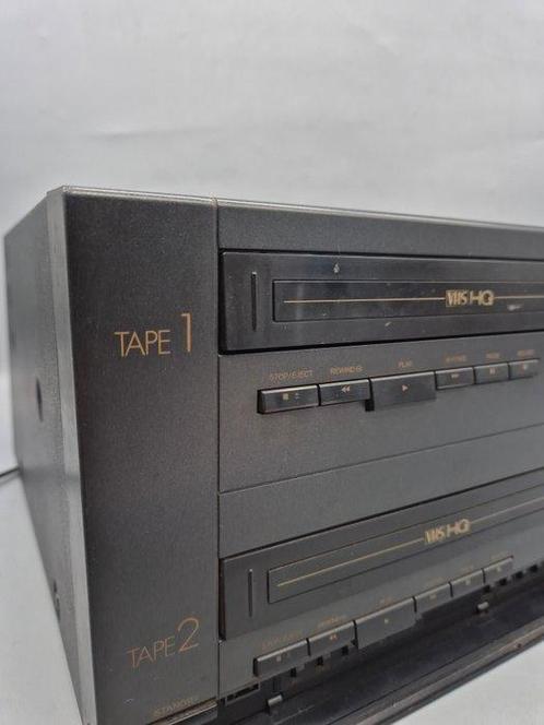 AMSTRAD Doppelvideorecorder – Modell DD8904 – S/N: E48036692, Verzamelen, Foto-apparatuur en Filmapparatuur