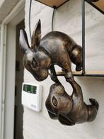 Beeldje - Falling hares - Brons, Antiek en Kunst