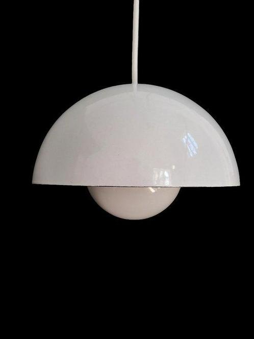 Verner Panton - Plafondlamp - Bloempot - Poedergecoat staal, Antiek en Kunst, Antiek | Verlichting
