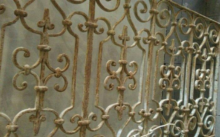 Vaas - gesmeed ijzer - rooster voor afwerking, Antiquités & Art, Curiosités & Brocante