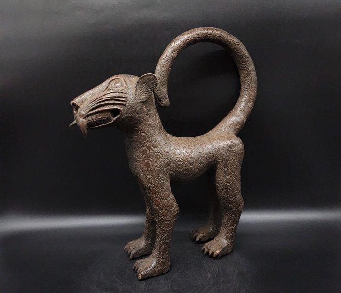 Grand léopard - Sculpture - oba - Bénin (Sans Prix de, Antiek en Kunst, Kunst | Niet-Westerse kunst