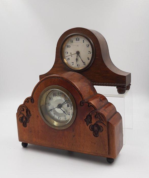 Klok (2) - Art Deco - Walnoot - 1920-1930, 1930-1940, Antiek en Kunst, Antiek | Klokken