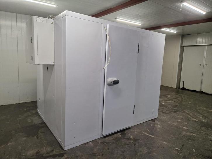 Vriescel 240 x 180 x 200 cm stekker klaar, Articles professionnels, Horeca | Équipement de cuisine