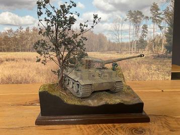 Tamiya - Speelgoed Duitse tiger tank met bemanning die rust beschikbaar voor biedingen