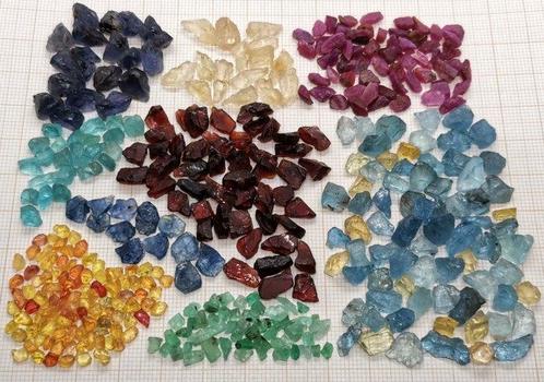 Saffieren, Smaragden, Aquamarijnen, Robijnen, Apatieten,, Verzamelen, Mineralen en Fossielen