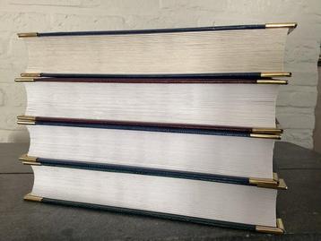 België - 4 Mooie insteekalbums met koperen hoekbescherming beschikbaar voor biedingen