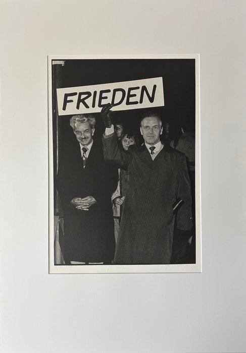 Gundula Schulze Eldowy (1954) - Frieden - Straßenbild, Antiek en Kunst, Kunst | Designobjecten