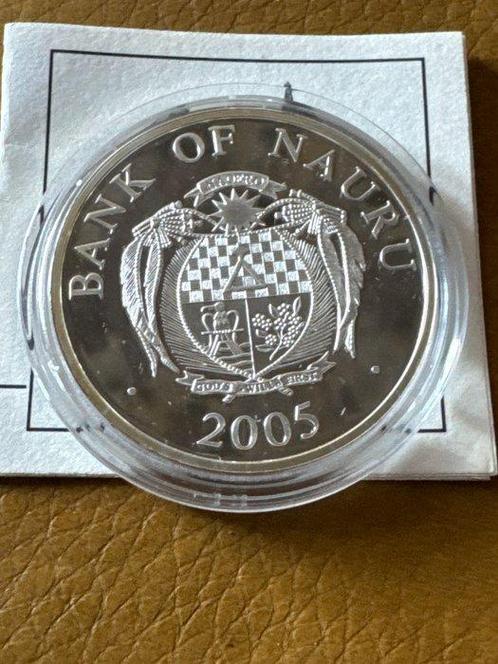Nauru. 10 Dollars 2005 Österreich - Stephansdom, Postzegels en Munten, Munten | Europa | Niet-Euromunten