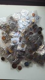 Monde. Más 250 monedas más 80 países distintos  (Sans Prix, Postzegels en Munten