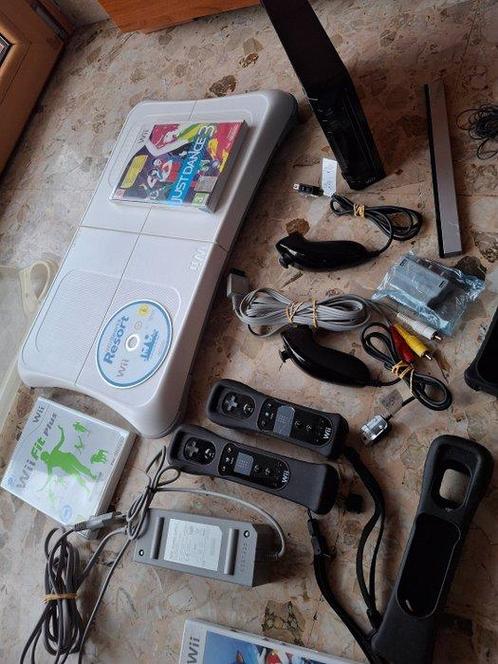 Nintendo - Wii - with accessories - Videogameconsole + games, Games en Spelcomputers, Spelcomputers | Overige Accessoires