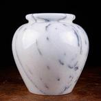 Vase raffiné, taillé à la main dans le marbre blanc de, Antiquités & Art