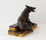 L. Carvin (1875-1951) - Sculpture, Liegender Schäferhund -, Antiek en Kunst