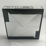 Konami - 1 Box - Yu-Gi-Oh! - PHOTON HYPERNOVA, Verzamelen, Overige Verzamelen, Nieuw