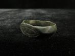 Médiéval Bronze Bague à sceau ornée, basée sur Tamga - 19 mm