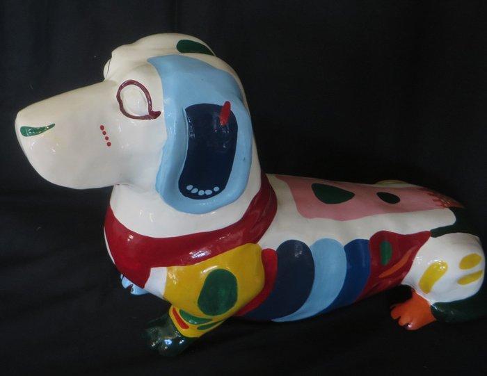 Figurine - Groot en zwaar kleurrijk pop-art teckelbeeld – 55, Antiek en Kunst, Curiosa en Brocante