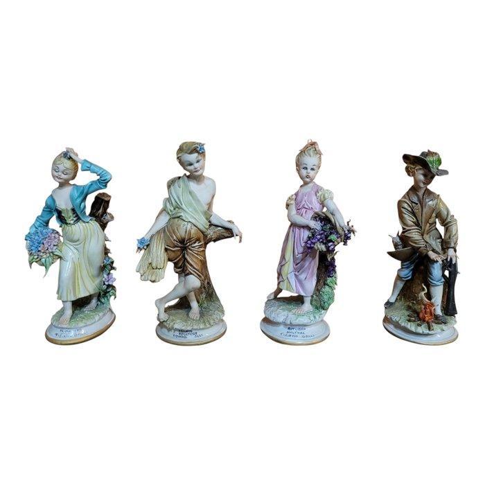 Capodimonte, Tiziano Galli - Beeldje - Le stagioni (4) -, Antiek en Kunst, Antiek | Glaswerk en Kristal