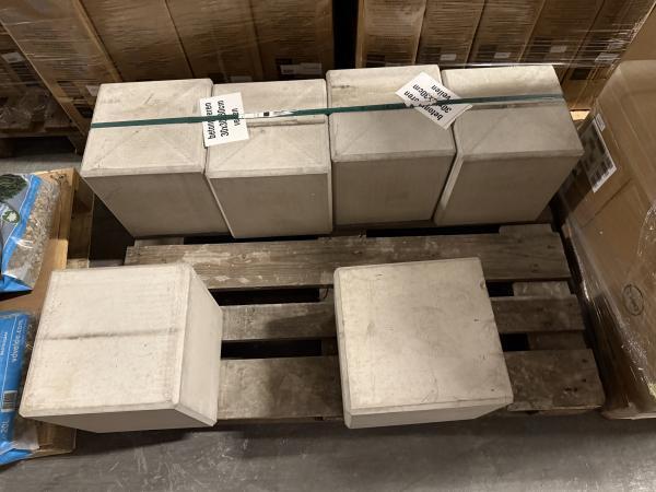 Veiling - Betonnen zuilen/poeren 30x30x30 cm – set van 6 s, Zakelijke goederen, Machines en Bouw | Onderdelen