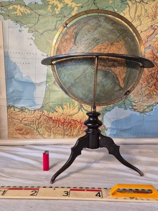 Tafelblad globe - Ernst Schotte & Co. - DIE ERDKUGEL nach, Antiquités & Art, Antiquités | Autres Antiquités